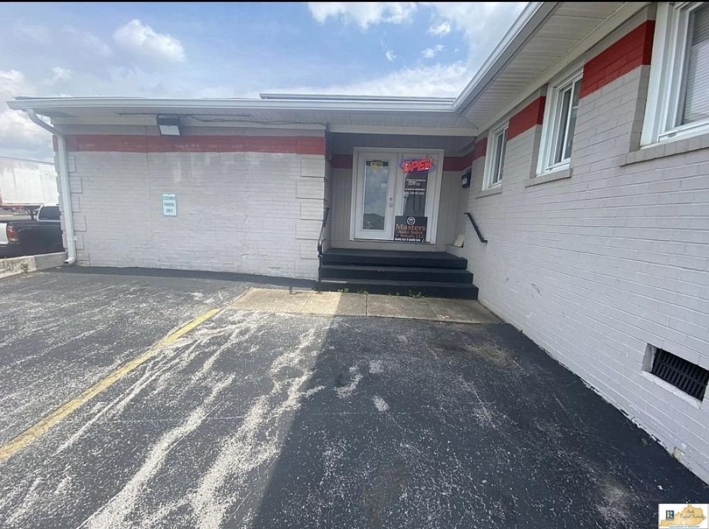 Bowling Green, Kentucky, United States 2 - 18955930