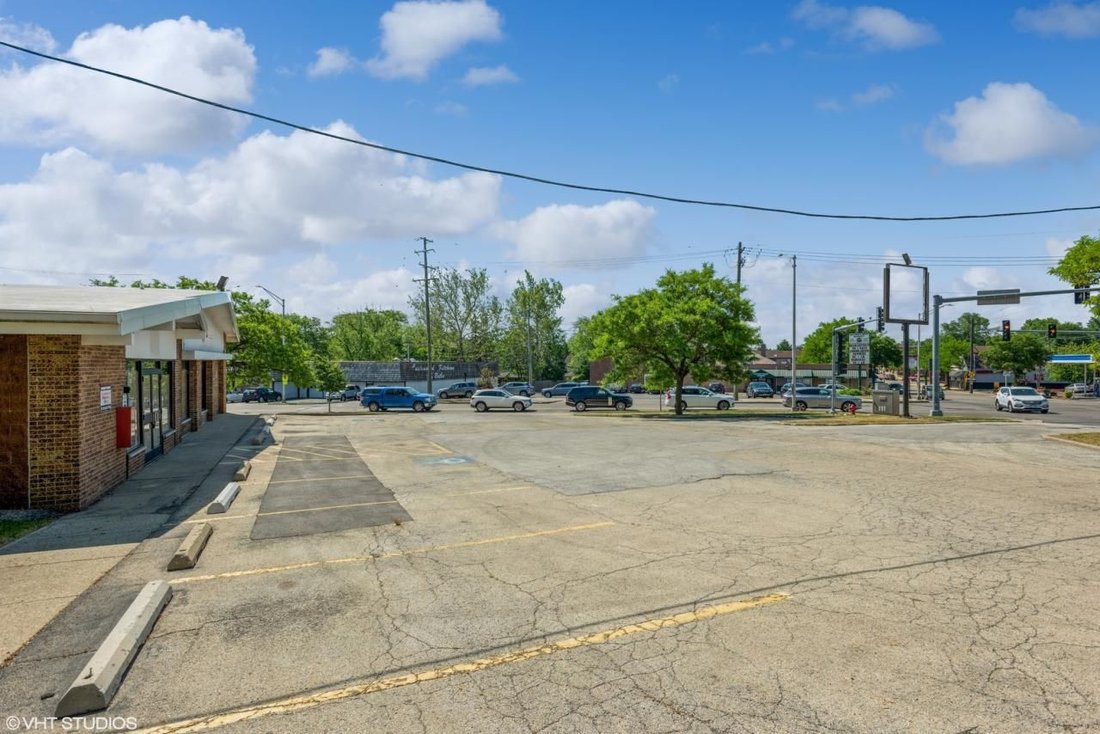 Willowbrook, Illinois, United States 4 - 18955517