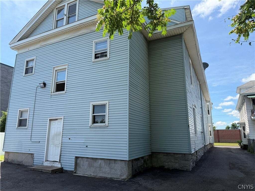 House in Syracuse, New York, United States 5 - 18956640