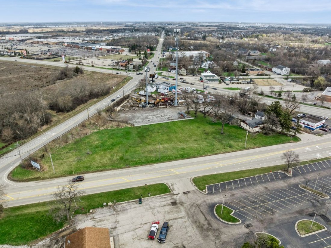 Mundelein, Illinois, United States 1 - 18955566