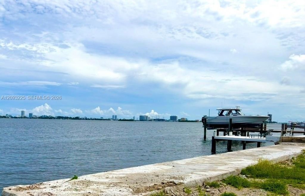 Land in Miami, Florida, United States 4 - 18956352