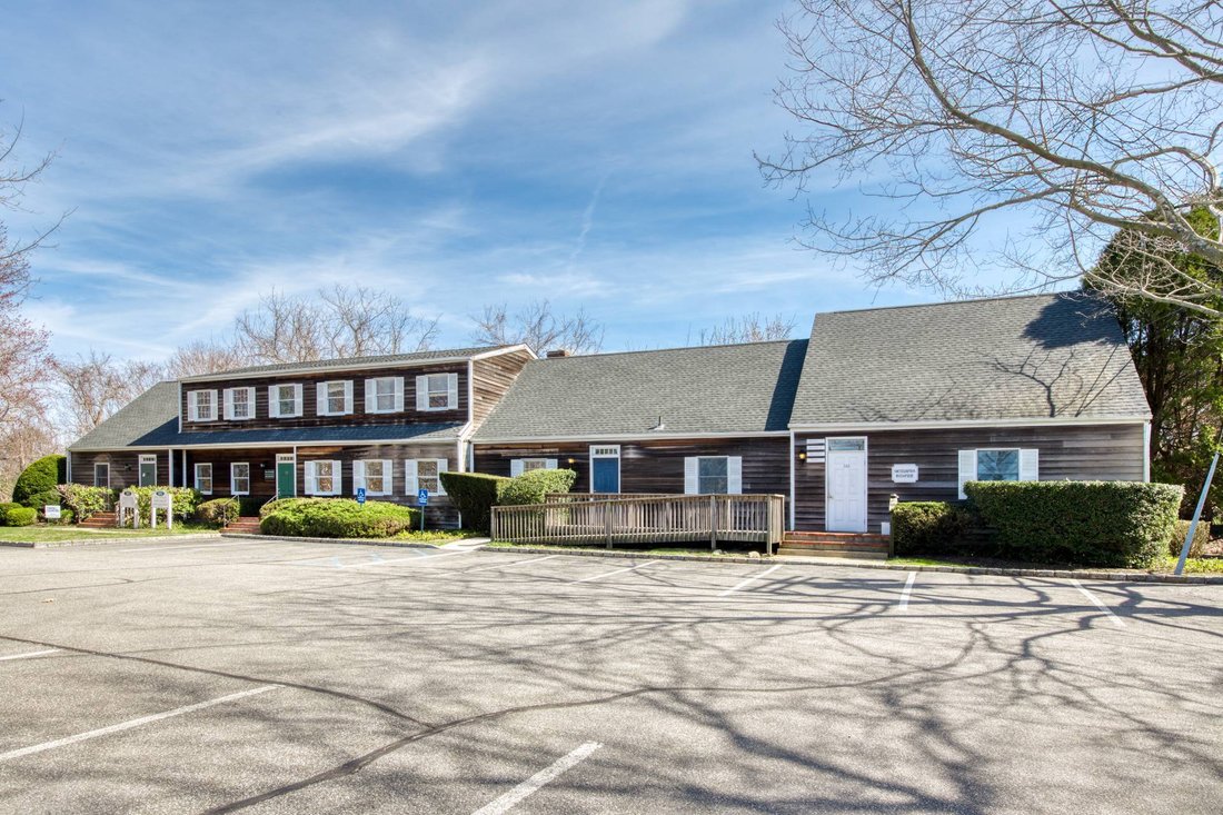 Southampton, New York, United States 3 - 18955755