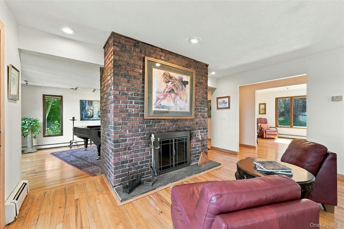 House in Port Jefferson, New York, United States 5 - 18955601