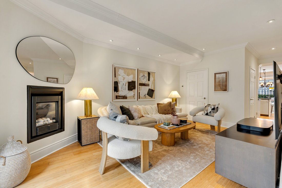 Condo in Toronto, Ontario, Canada 5 - 18957480