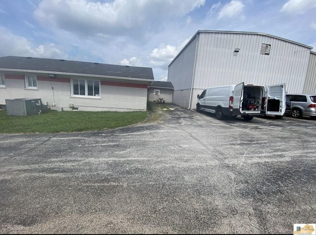 Bowling Green, Kentucky, United States 4 - 18955930