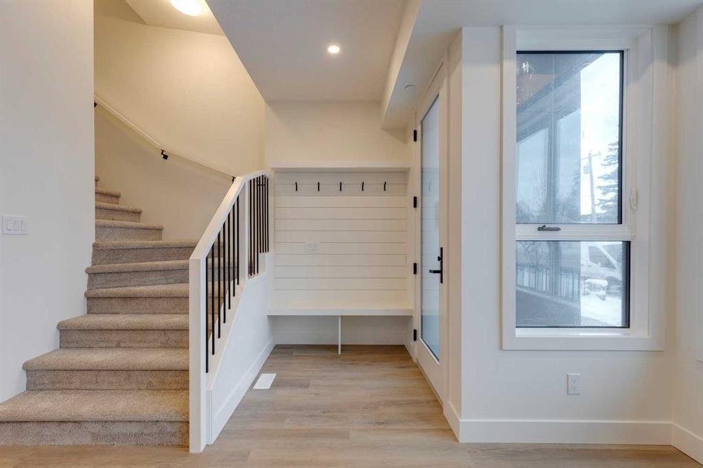 House in Calgary, Alberta, Canada 4 - 18956052