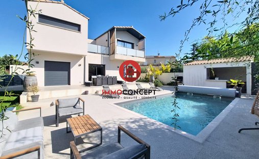 House in Centre Ville, Roquemaure, France 1