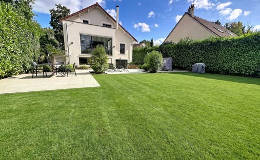 Villa in Bourg-La Feuillaume Nord, La Celle-Saint-Cloud, France 1