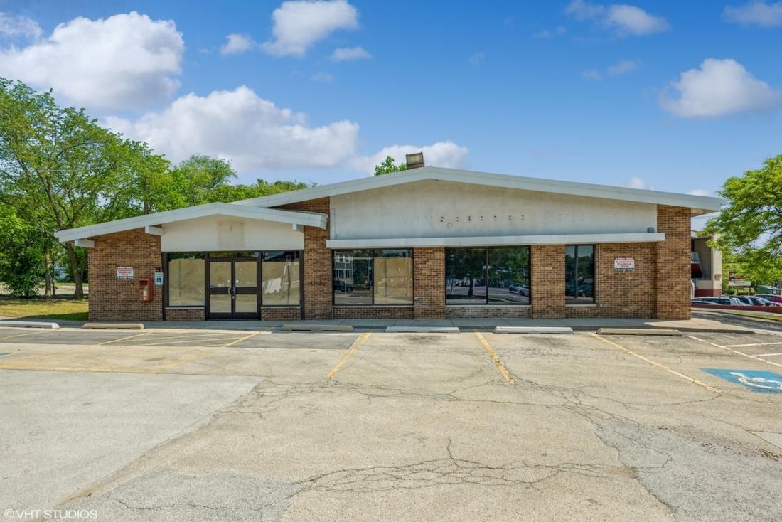 Willowbrook, Illinois, United States 1 - 18955517