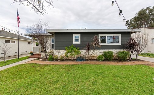 House in Signal Hill, California, United States 1