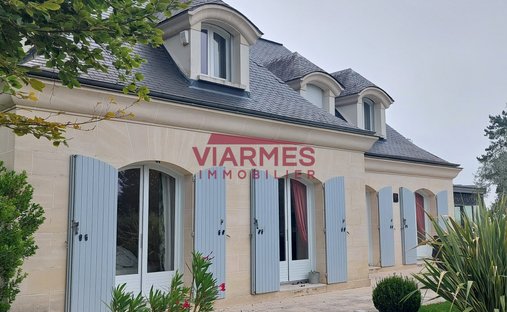 House in Nord, Parmain, France 1