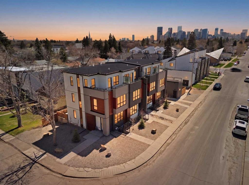 House in Calgary, Alberta, Canada 3 - 18956052