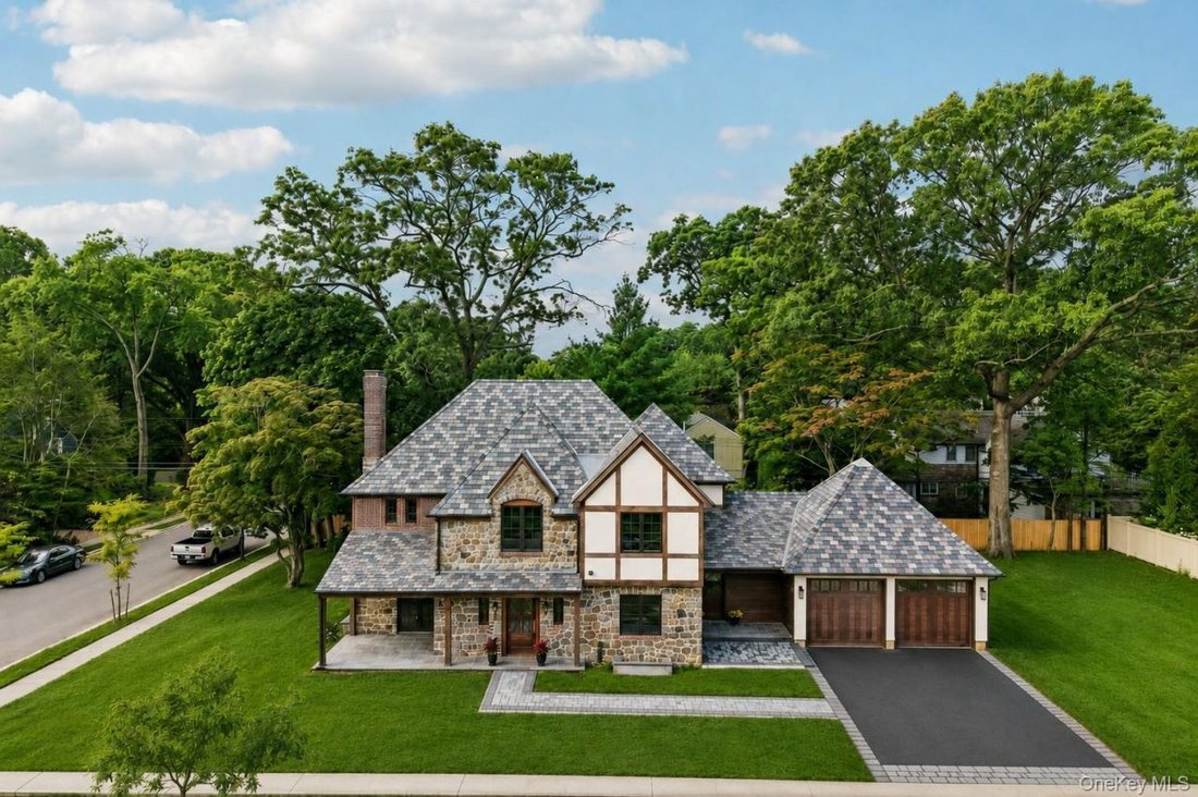House in Rockville Centre, New York, United States 1 - 18955579