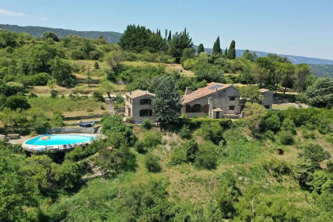 Country House in Bonnieux, Provence-Alpes-Côte d'Azur, France 1 - 16822872