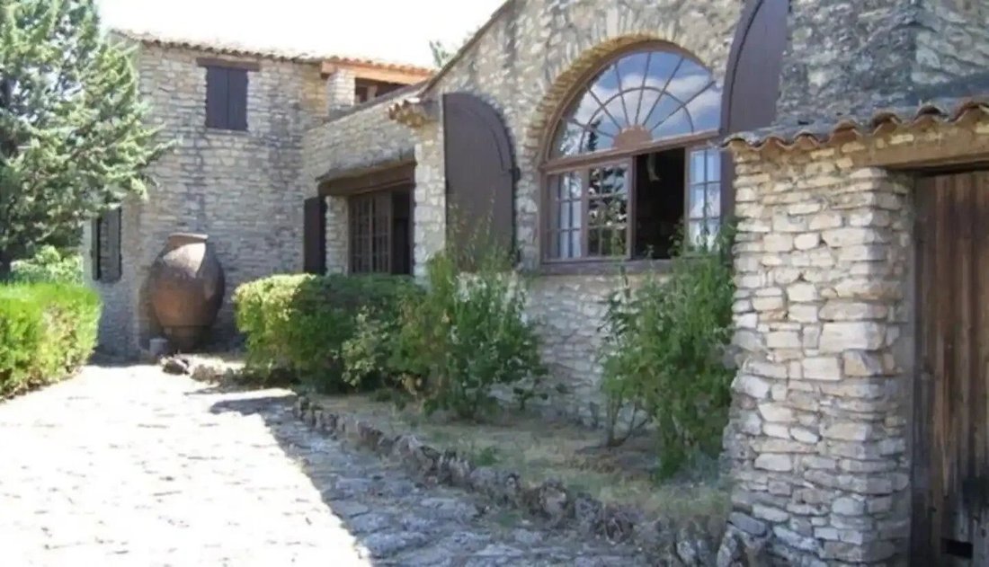 Country House in Bonnieux, Provence-Alpes-Côte d'Azur, France 3 - 16822872