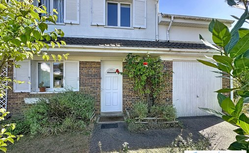 House in La Gravière-Centre Village, Voisins-le-Bretonneux, France 1