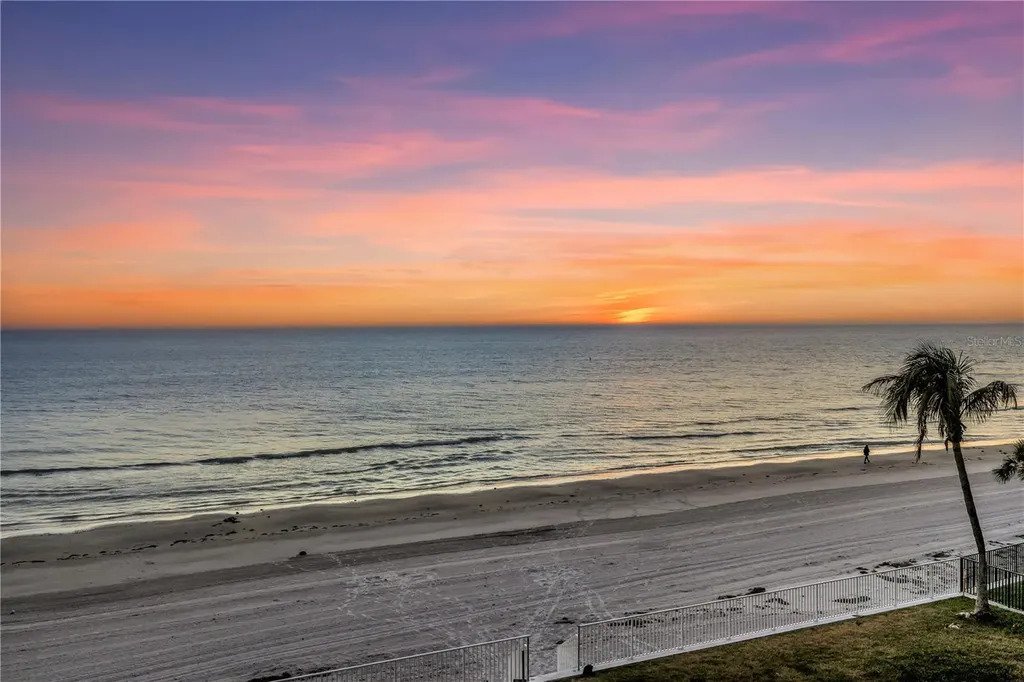 Condo in Madeira Beach, Florida, United States 1 - 18956153
