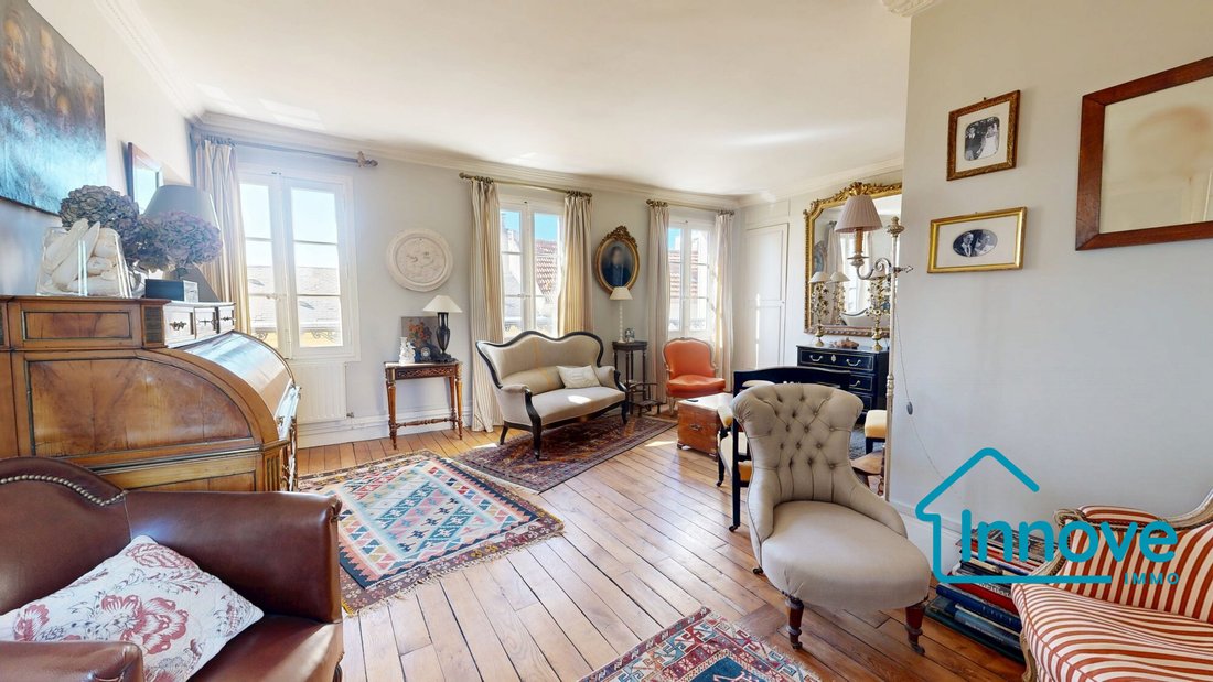 Apartment in Domaine National du Château, Versailles, France 5 - 18956244