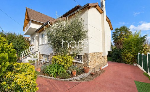 House in L'Orangerie-Centre Ville, Eaubonne, France 1