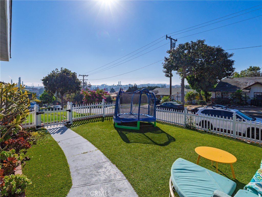 El Segundo, California, United States 4 - 18955986