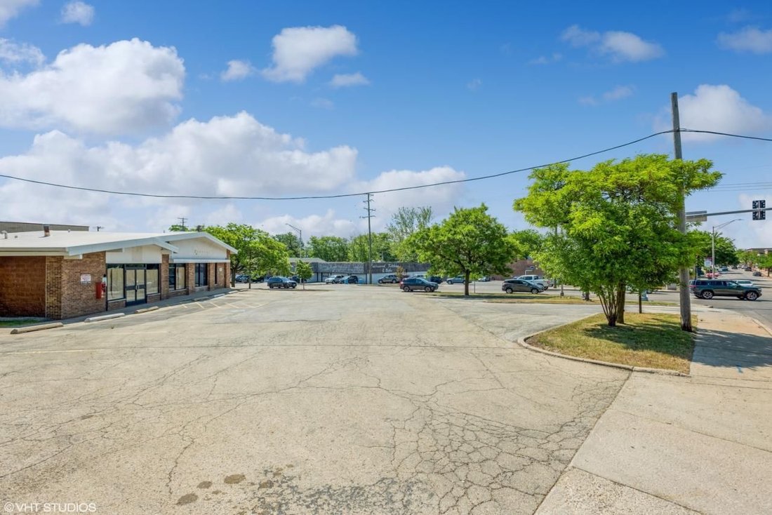 Willowbrook, Illinois, United States 3 - 18955517
