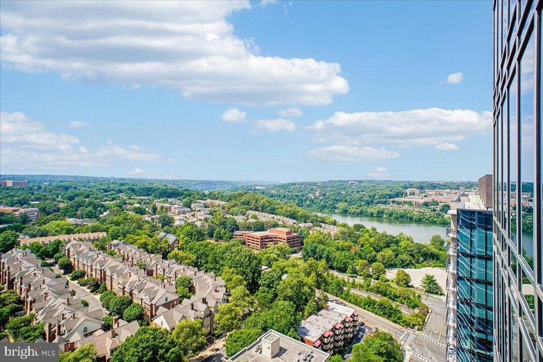 Arlington, Virginia, United States 1 - 18957302