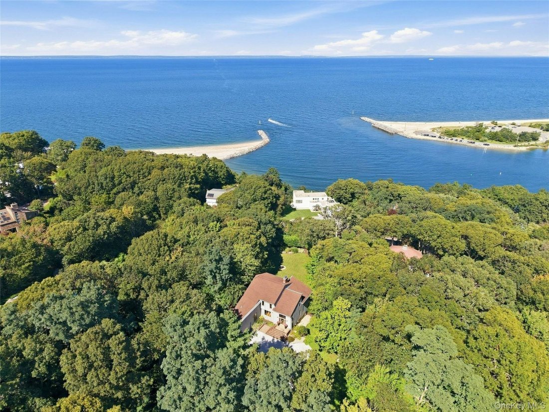 House in Port Jefferson, New York, United States 2 - 18955601