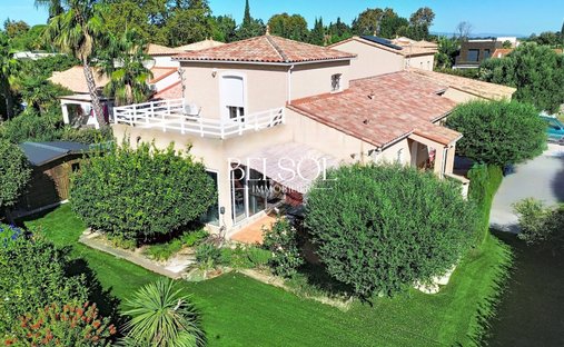 House in Saint-Cyprien, Occitania, France 1
