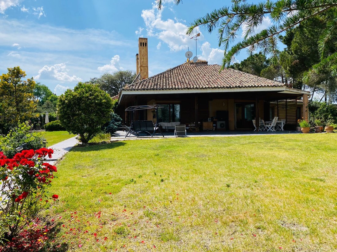 Chalet in Fuencarral-El Pardo, Madrid, Spain 5 - 18959712