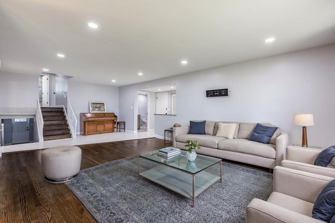 House in Morton Grove, Illinois, United States 3 - 18943155