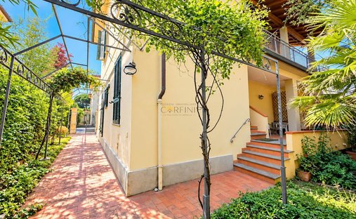 Villa a Pietrasanta, Toscana, Italia 1