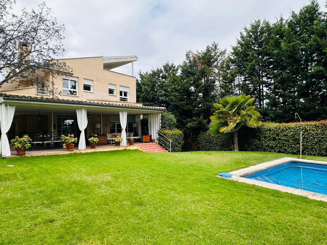 Chalet in Fuencarral-El Pardo, Madrid, Spain 5 - 18959532