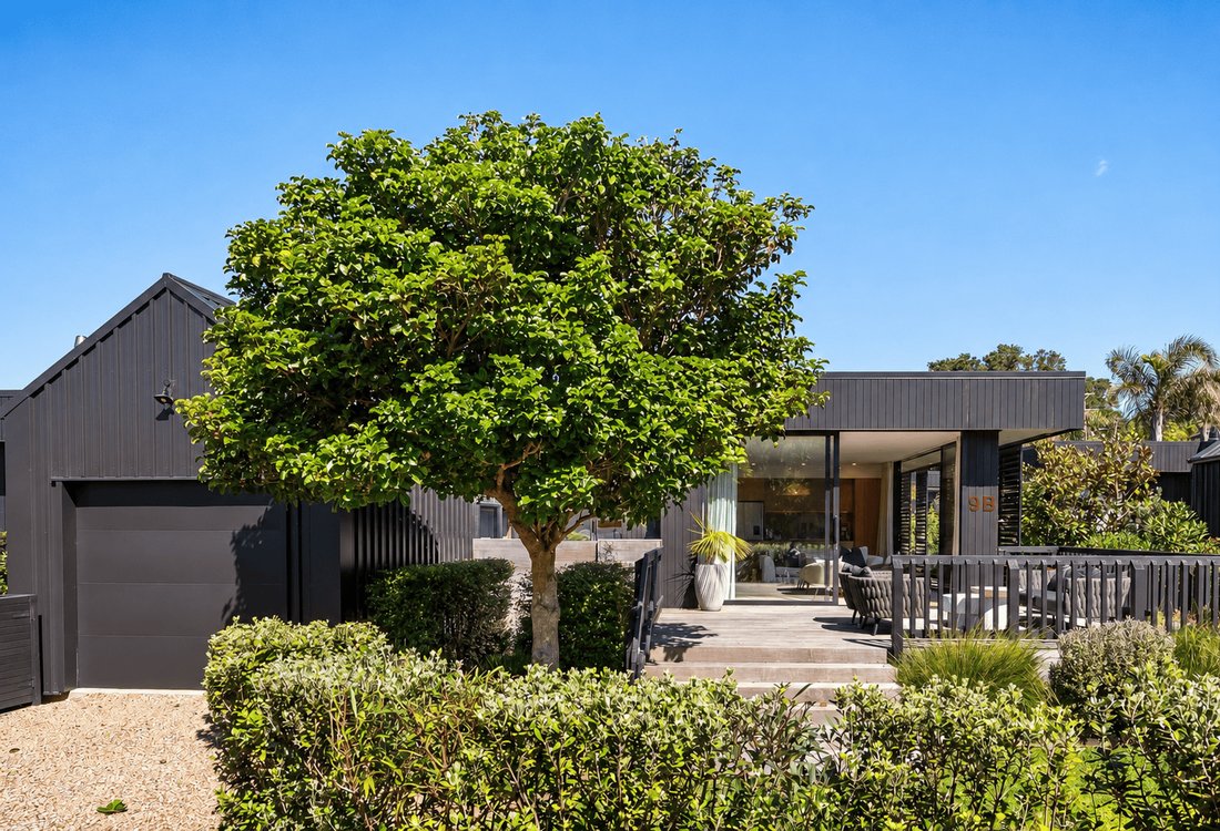 House in Waiheke Island, Auckland, New Zealand 1 - 18958522