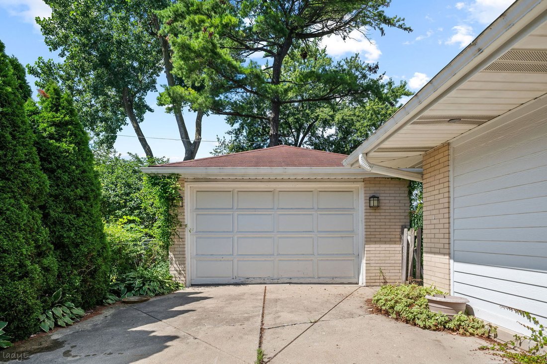 House in Skokie, Illinois, United States 2 - 18958603