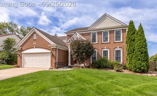 House in Orion charter Township, Michigan, United States 1