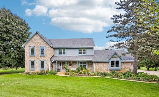 House in Pewaukee, Wisconsin, United States 1