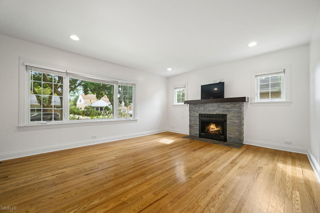 House in Skokie, Illinois, United States 4 - 18958603