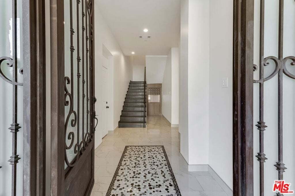 House in Glendale, California, United States 2 - 18958451