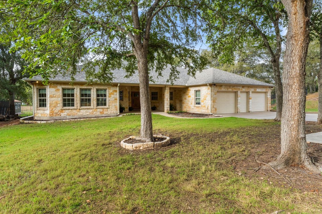 House in Bastrop, Texas, United States 1 - 18958170