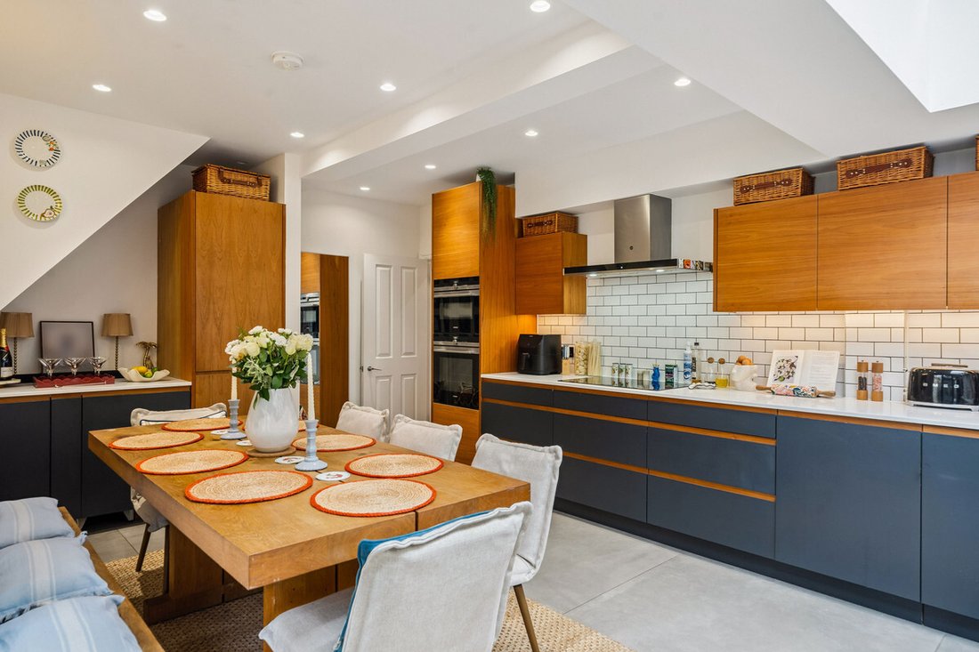 Apartment in Castelnau, Richmond Upon Thames, England 4 - 18959474