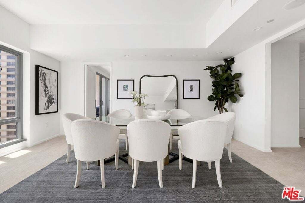 Condo in Los Angeles, California, United States 5 - 18958479
