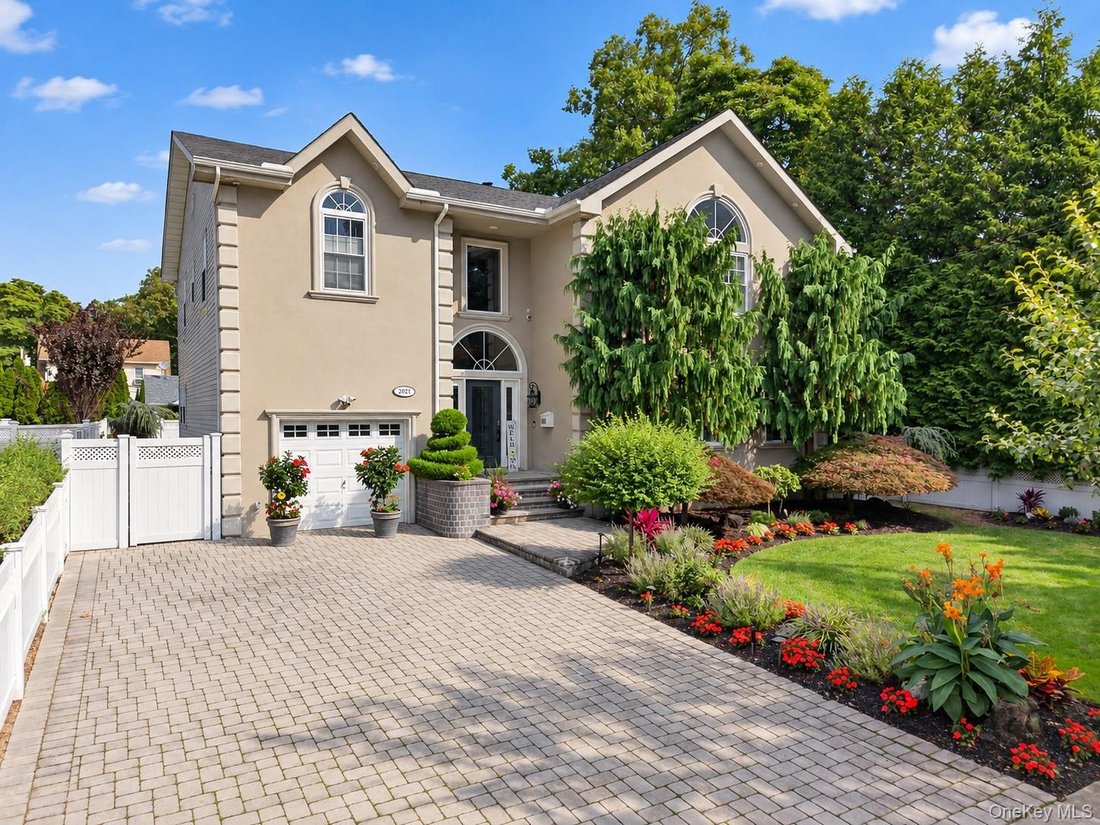 House in Bellmore, New York, United States 1 - 18958443