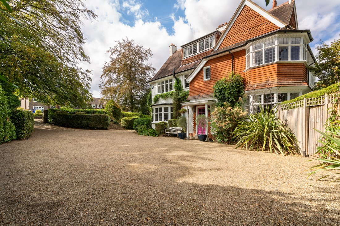 House in Kenley, London Borough of Croydon, England 1 - 18959470