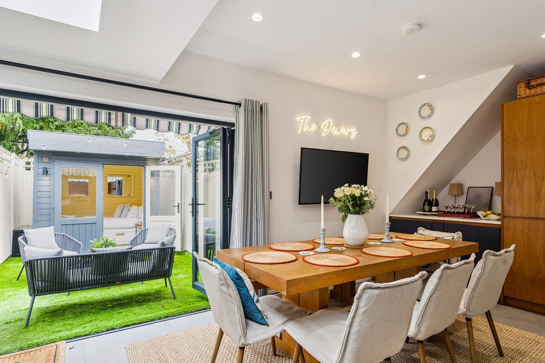 Apartment in Castelnau, Richmond Upon Thames, England 1 - 18959474