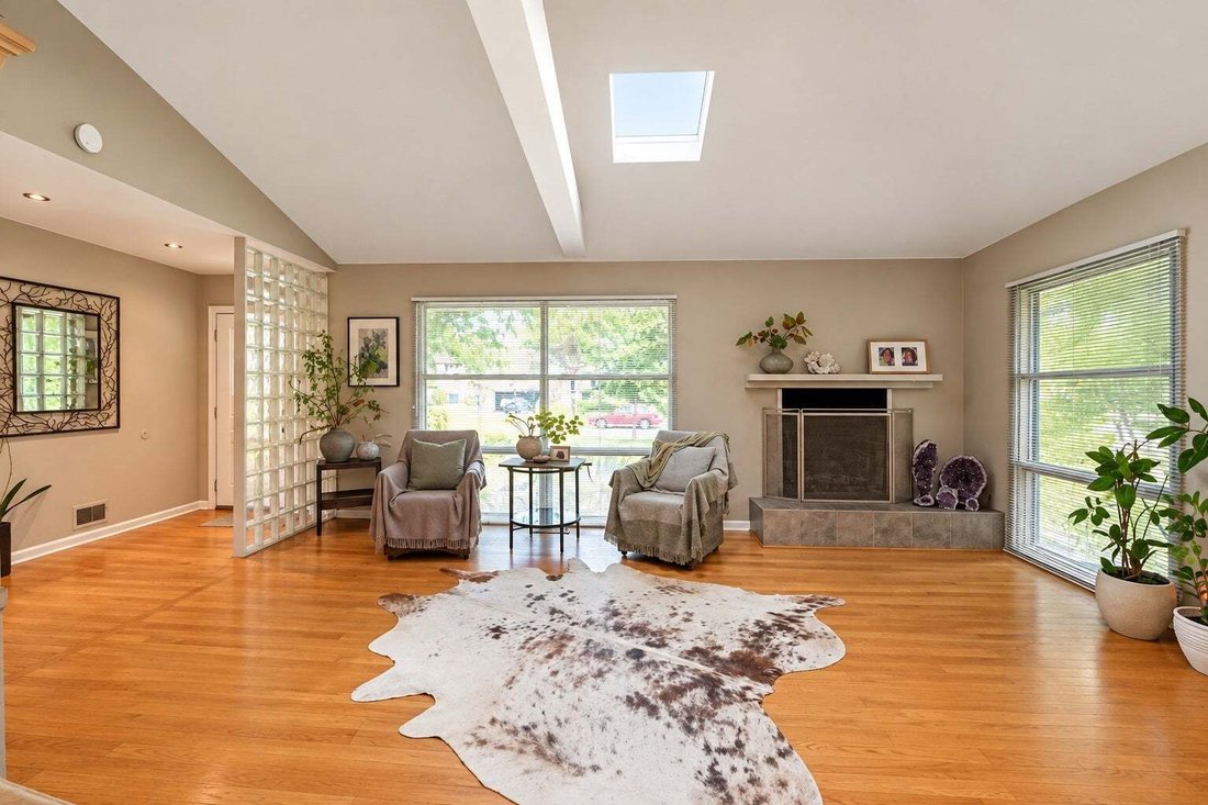 House in Des Plaines, Illinois, United States 2 - 18958615