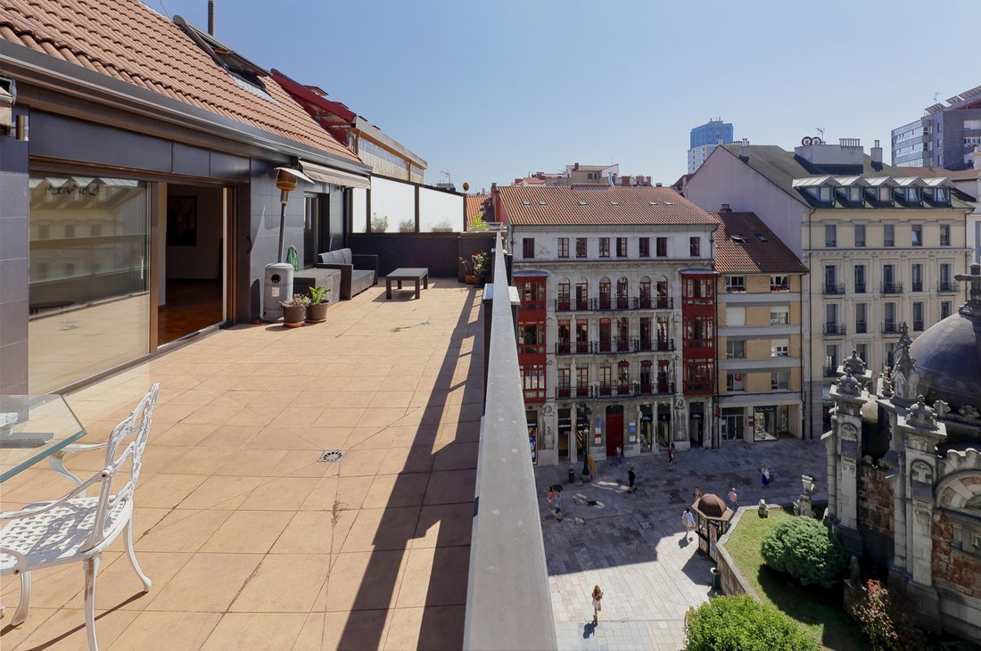 Apartment in Centro y casco historico, Oviedo, Spain 1 - 18958623