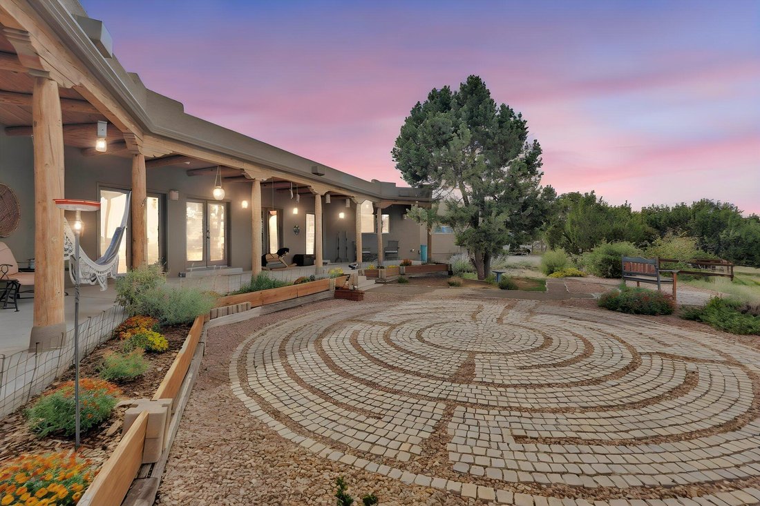 House in Tijeras, New Mexico, United States 2 - 18958108
