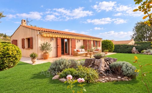 Villa in Saint-Jeannet, Provence-Alpes-Côte d'Azur, France 1
