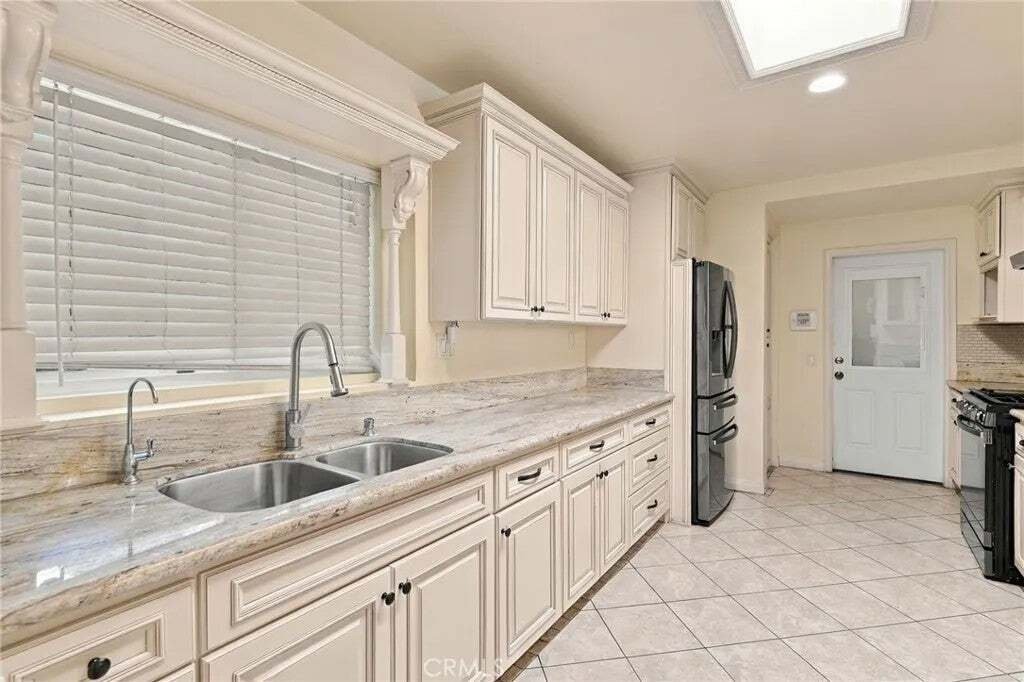 House in Downey, California, United States 5 - 18959318