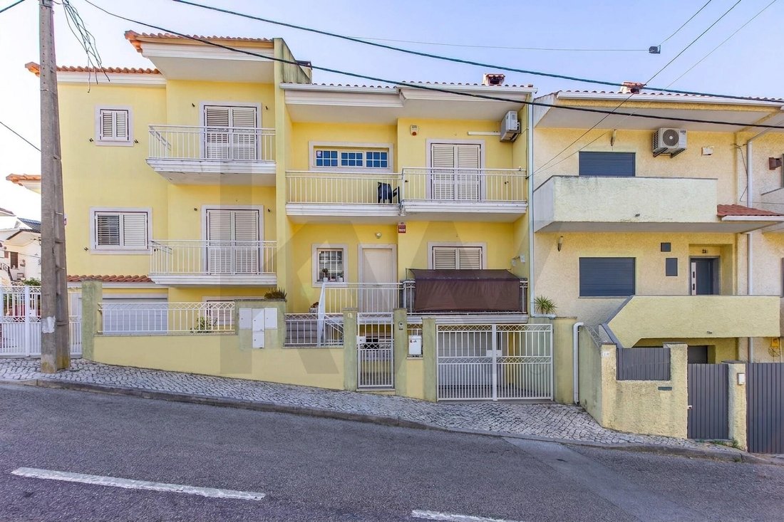 Townhouse in Corroios, Setubal, Portugal 1 - 18958267
